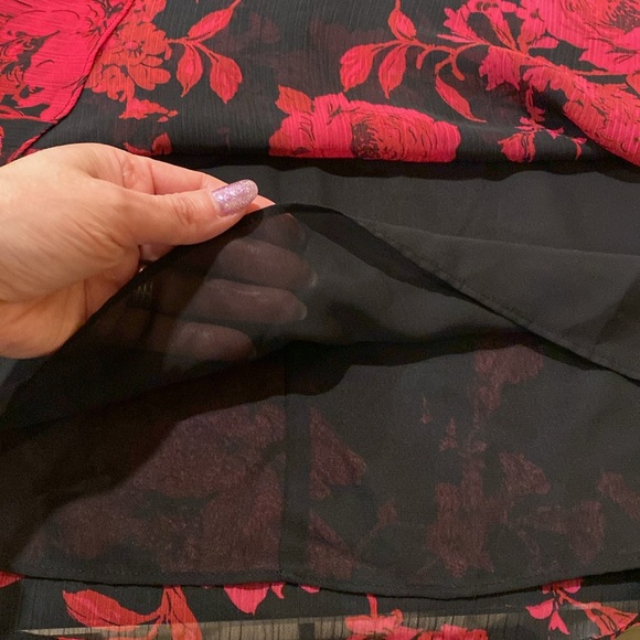 Roz & Ali Long Sleeve Ruffle Floral Blouse, 2X - Picture 6 of 10